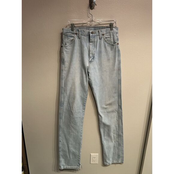 Wrangler 13MWZ Light Wash Blue Jeans Mens Size 32 32x38 Cowboy Western